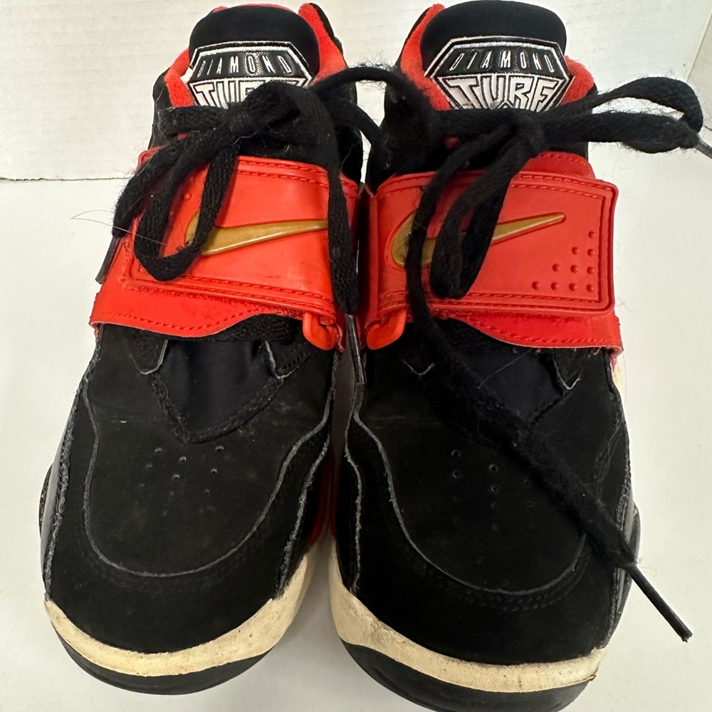 Nike Air Diamond Turf Black trainer shoes- Boys Kids Size -3.5Y